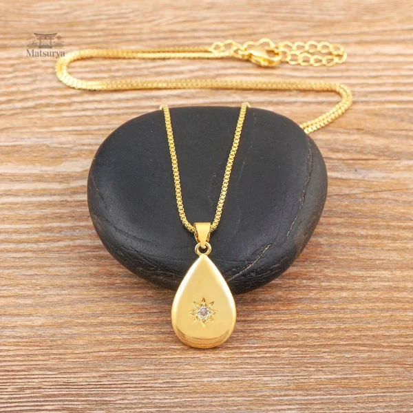 Bijou japonais étoile avec pendentif goutte d'eau