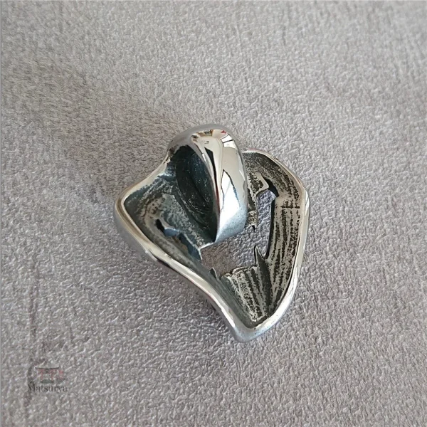 Collier tendance Japonais avec motif fantôme