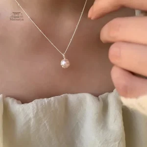 Accessoire japonais : collier avec pendentif en perle
