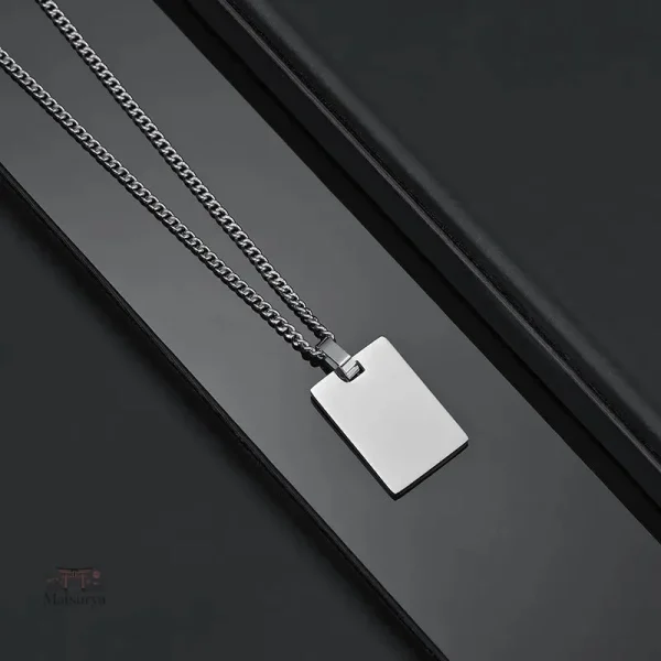 Collier avec gravure, style oriental