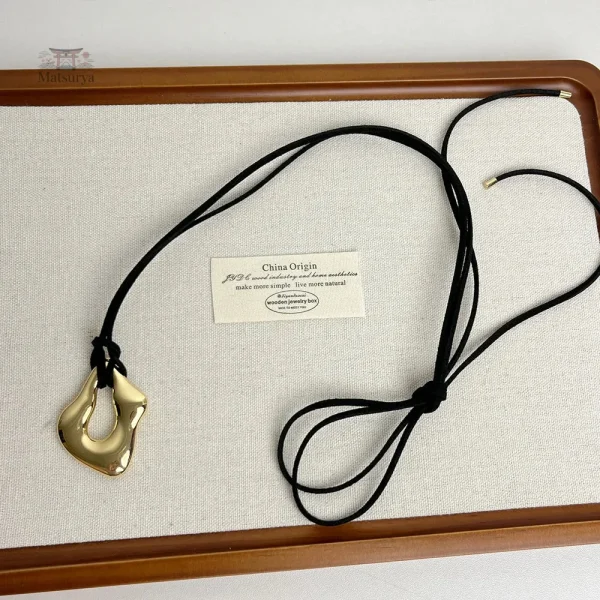 Collier Japonais en cuir à cordon ajustable