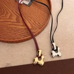 Élégant collier Japonais en cuir réglable