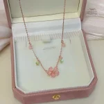 Collier Japonais en rose avec motif de fleur de cerisier