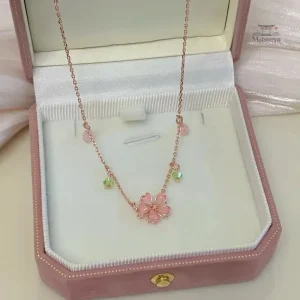Collier Japonais en rose avec motif de fleur de cerisier
