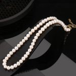 Collier tendance avec perles japonaises