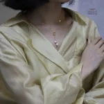 Collier Pompon avec design japonais raffiné