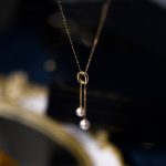 Collier Pompon Japonais, esthétique unique