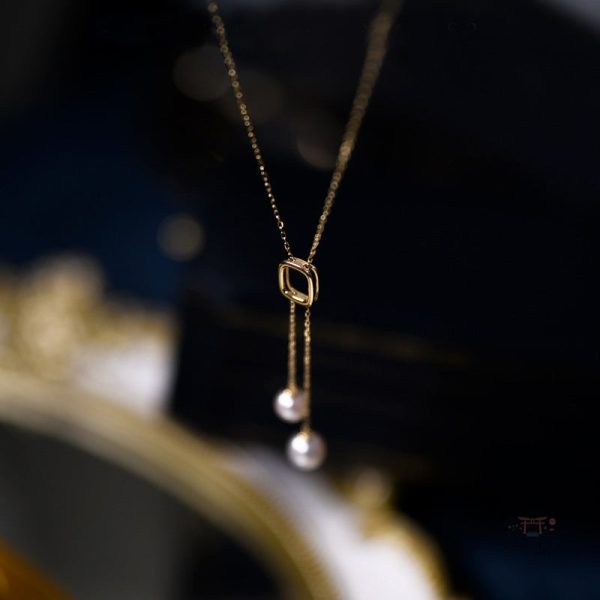 Collier Pompon Japonais, esthétique unique