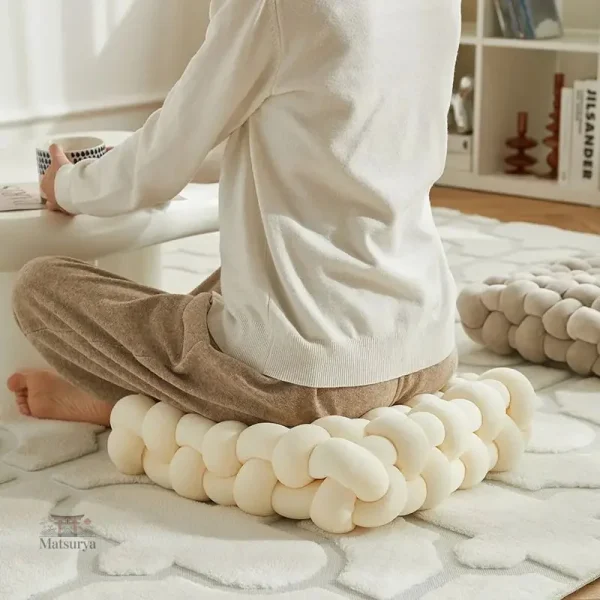 Coussin Japonais Douillet en tissu tressé