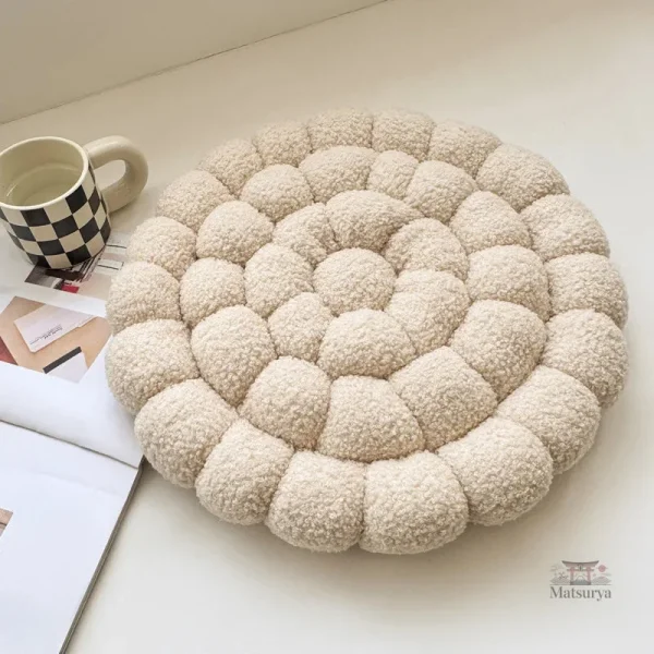 Coussin doux aux motifs de fleurs japonaises