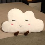 Coussin nuage mignon, idéal pour la décoration intérieure