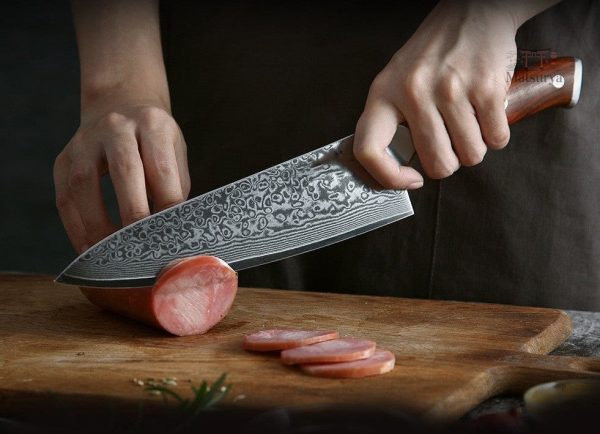 Couteau de chef japonais, idéal pour la préparation culinaire