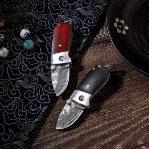 Couteau de poche japonais, design compact et élégant