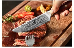 Couteau de cuisine japonais, tranchant précis et finition artisanale