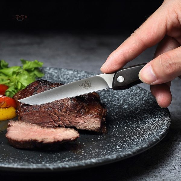 Couteau japonais pliant pour une coupe précise et pratique