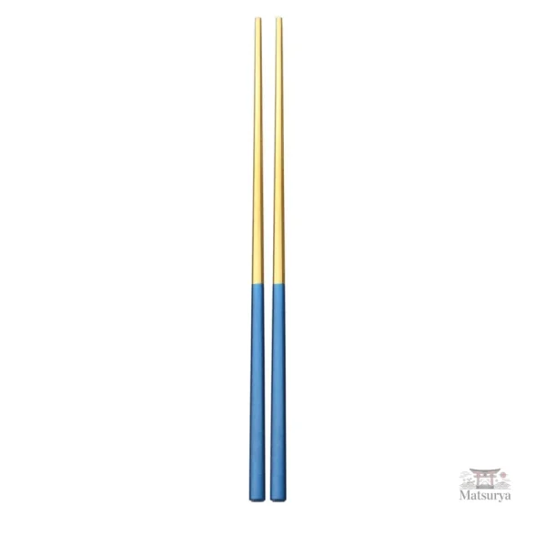 Couverts japonais en bleu pastel