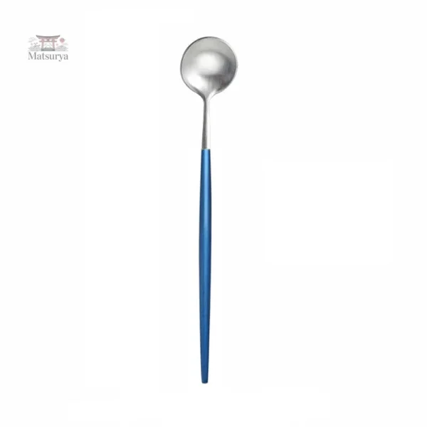 Couverts en bleu pour cuisine japonaise