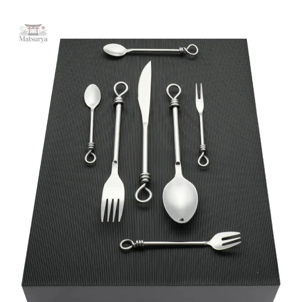 Ustensile japonais créatif pour une table élégante