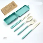 Couverts japonais élégants dans un étui de transport