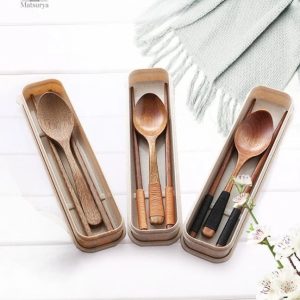 Couvert japonais en bois