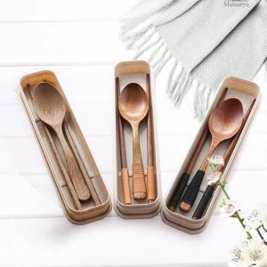 Couverts en bois avec étui japonais