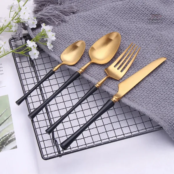 Couvert japonais simple, idéal pour repas raffinés