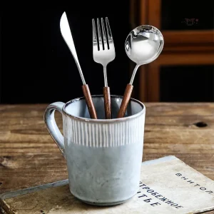 Couverts japonais modernes avec design minimaliste