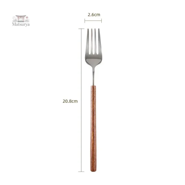 Couverts japonais artisanaux pour repas authentiques