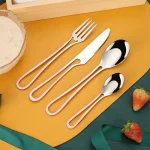 Couvert japonais moderne, essentiel pour la cuisine japonaise