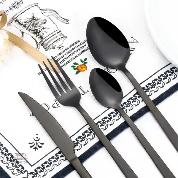 Couverts japonais élégants en noir