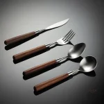Set de couverts japonais avec design rétro