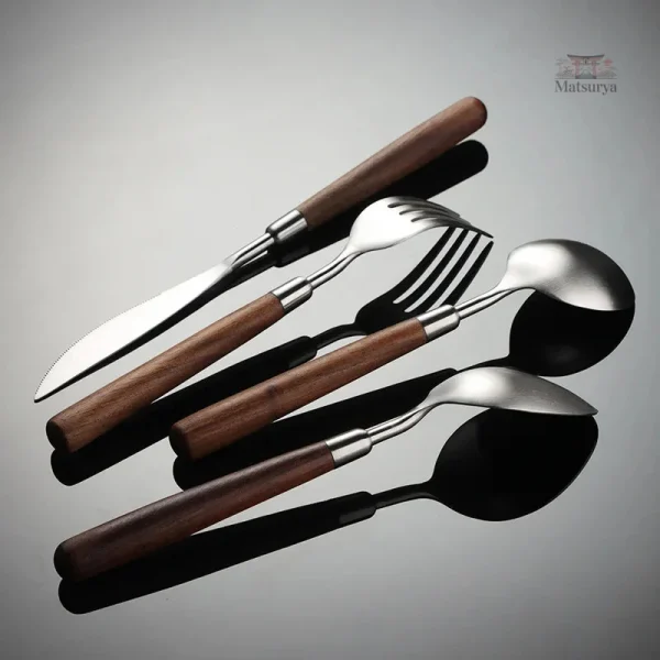Couvert japonais design, touche rétro pour table