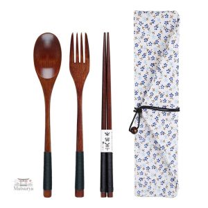 Ustensiles en bois pour une expérience culinaire japonaise authentique