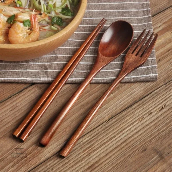 couverts-en-bois-epure-1 Couverts en bois épuré pour vaisselle japonaise