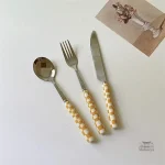 Couverts stylés japonais avec design à carreaux