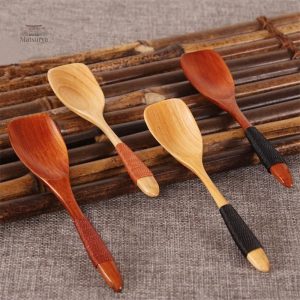 Cuillère à riz japonaise en bois traditionnel