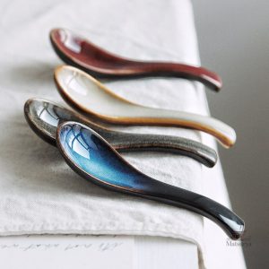 Design traditionnel de cuillère à soupe japonaise