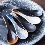Cuillère à soupe japonaise élégante en céramique
