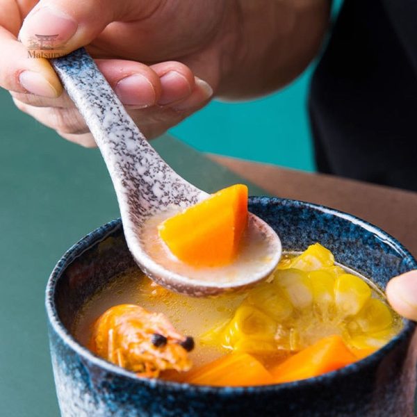Cuillère japonaise pour soupe, design raffiné