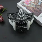 Accessoire culturel : demi masque traditionnel du Japon