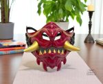 Masque diabolique japonais avec motifs uniques