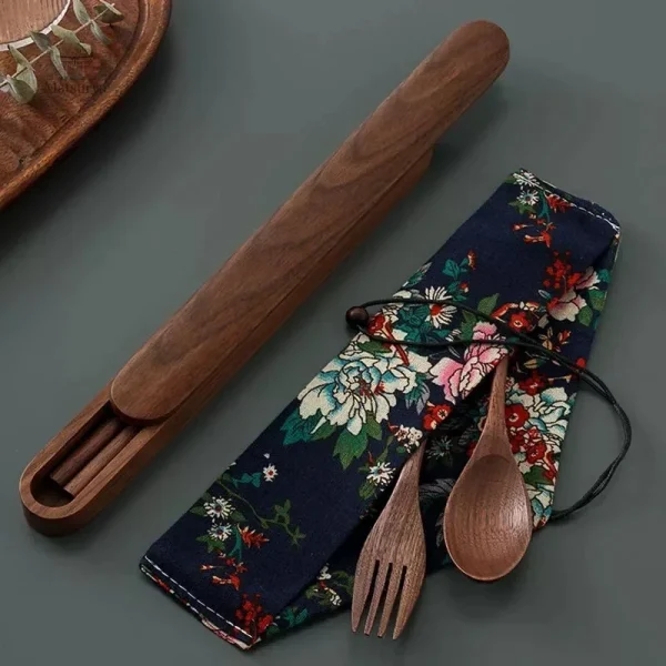ensemble-couverts-en-bois-japonais-1 Ensemble couverts en bois japonais