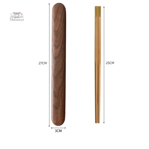 Couverts traditionnels en bois pour cuisine japonaise