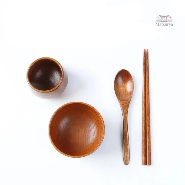 Plateaux japonais en bois pour repas traditionnels