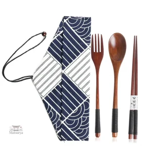 Couverts traditionnels japonais en bois