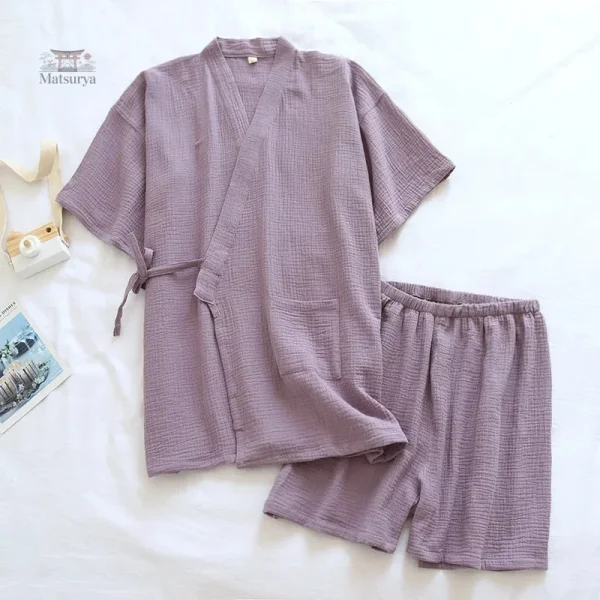 Pyjama style japonais avec motifs élégants pour femme