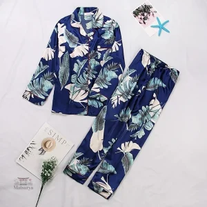 Pyjama Japonais élégant en bleu et motifs naturels