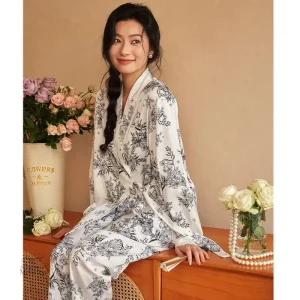 Pyjama japonais femme en noir et blanc