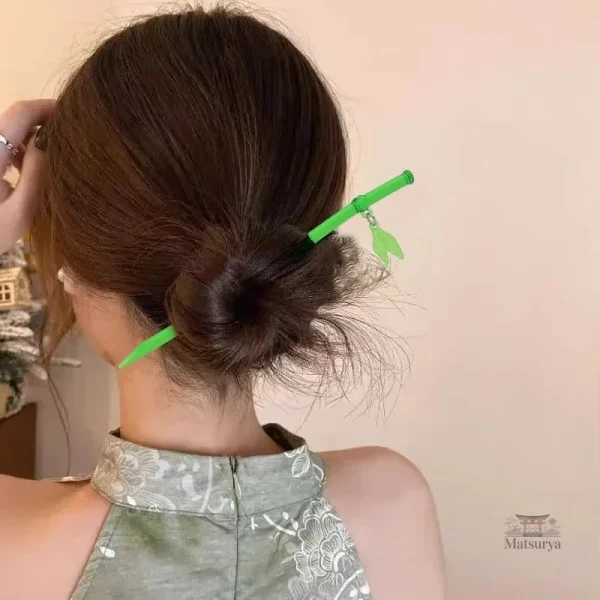 Bambou et verre, épingle à cheveux élégante