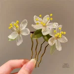Épingle à cheveux aux motifs floraux délicats